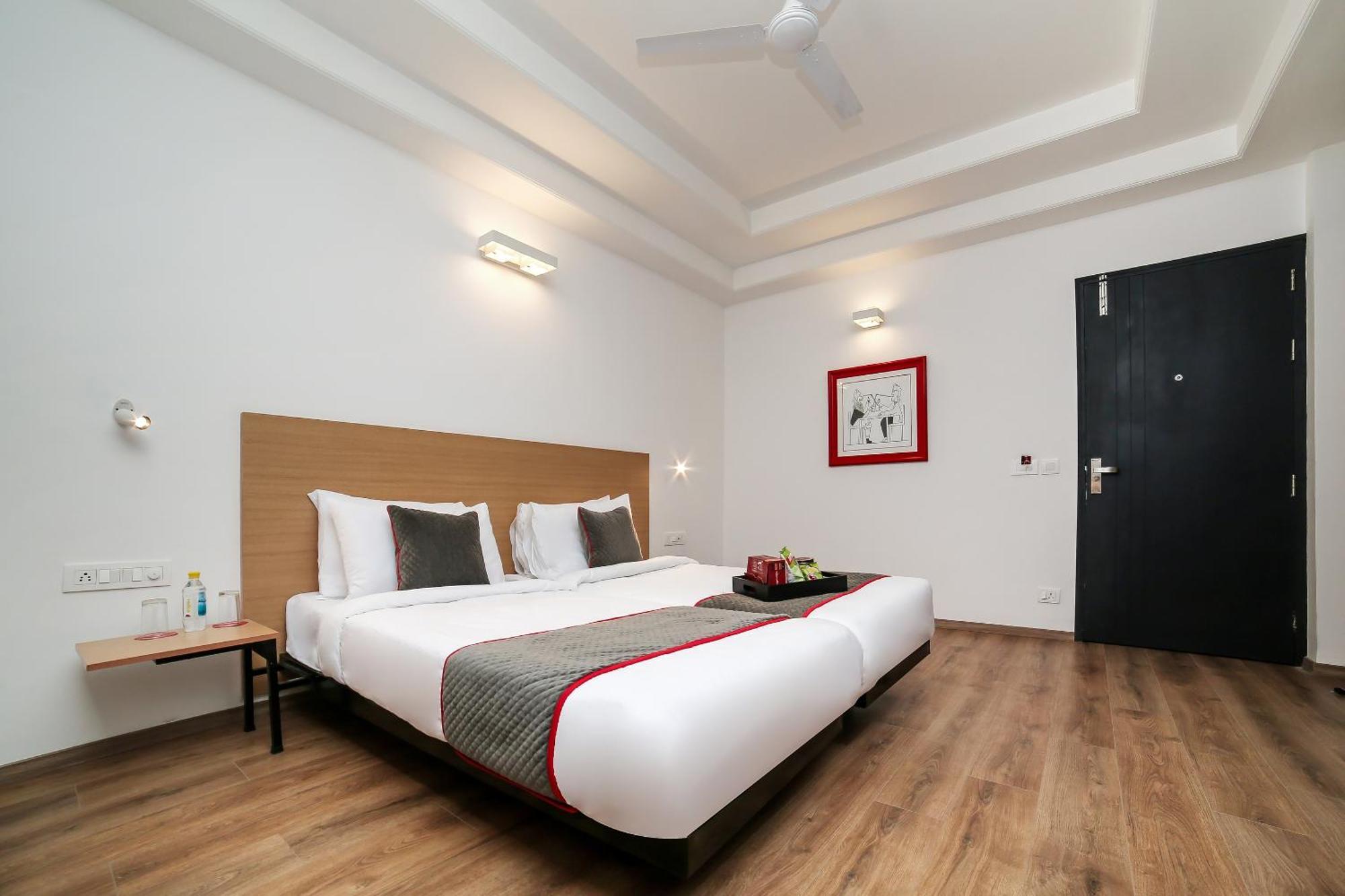 Hotel Collection O Townhouse 069 Gurgaon Exterior foto
